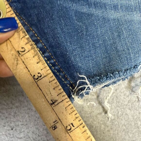 Levi's 524 Women's Size 30 Too Superlow 524 Cut Off Denim Jean Shorts - Picture 7 of 9